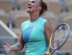 JN体育-关于阿扎伦卡回归赛场，赛况扑朔迷离首场状态亮眼，TL观众沸腾！的信息