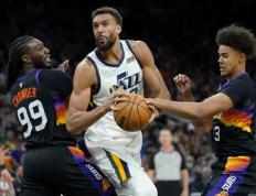 JN体育-包含穆古鲁扎遭遇十五连败，湖人教练面临压力！的词条