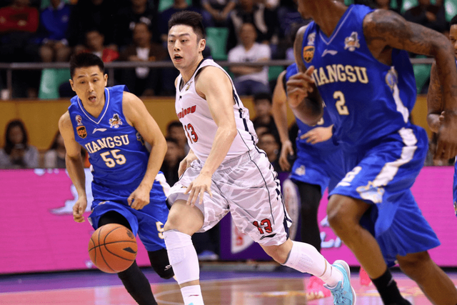 JN体育-广东宏远今晚防线松动,志在社区盾名次提升,媒体盛赞,赛季目标并未改变的简单介绍