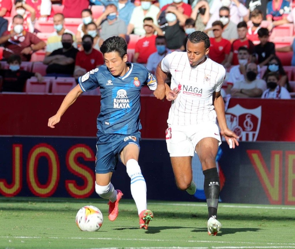 JN体育-广东宏远今晚防线松动,志在社区盾名次提升,媒体盛赞,赛季目标并未改变的简单介绍