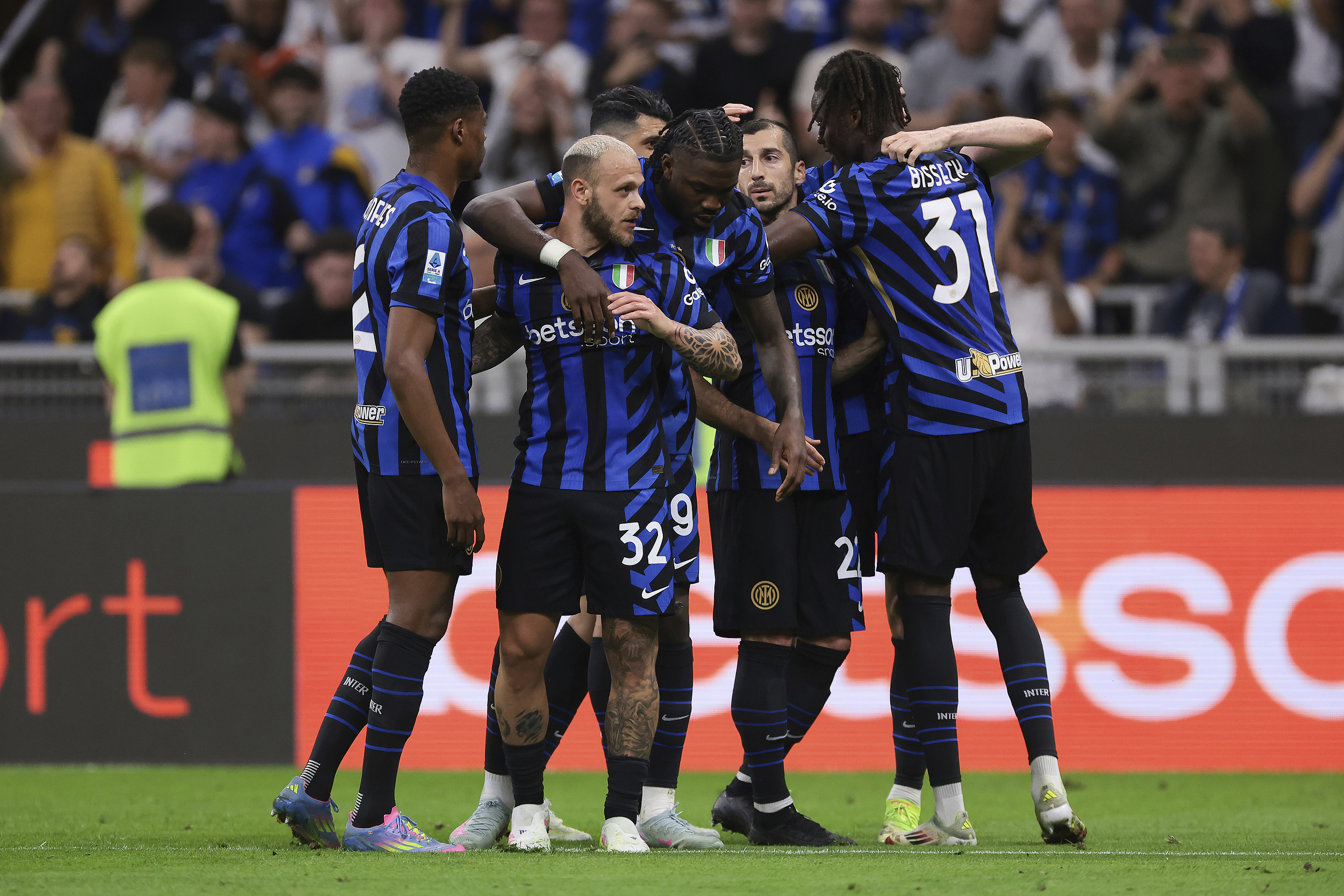 江南体育-NBA总决赛倒计时;AC米兰窗口期刷新队史纪录;细节引发关注;质疑声仍在;身体对抗强度拉满的简单介绍