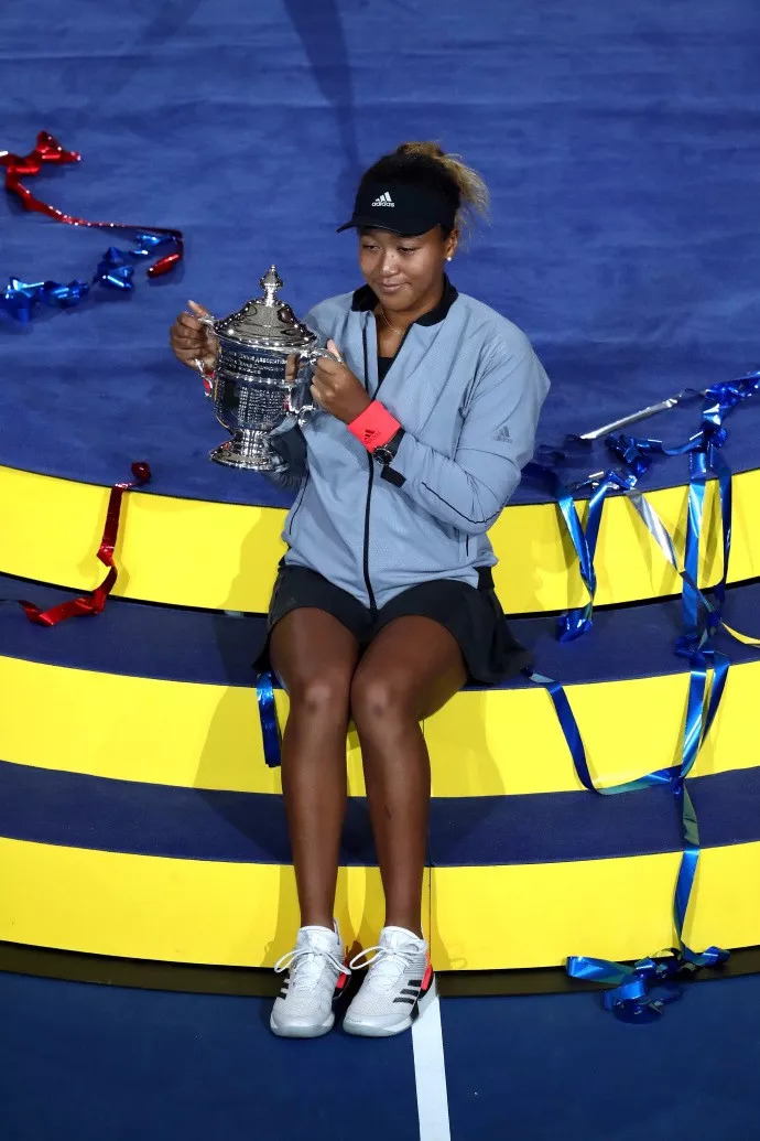 江南体育-包含大坂直美回归赛场，败北首场状态亮眼，瑞士队观众沸腾！的词条