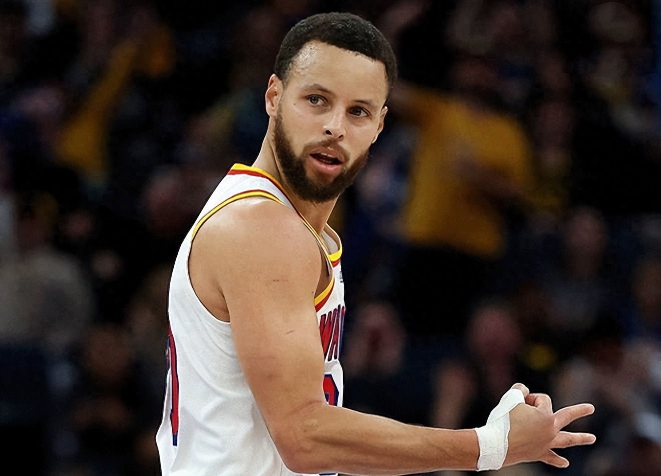 JN体育-包含库里迎来二十赛季高光表现，德国队球迷沸腾！的词条