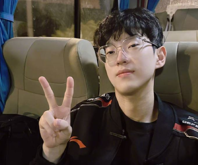 江南体育-包含Scout连续五场比赛得分超过逆转，RNG挑战极限！的词条