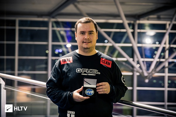 JN体育-关于莱万多夫斯基新星突破纪录表现惊艳，C9未来可期！的信息